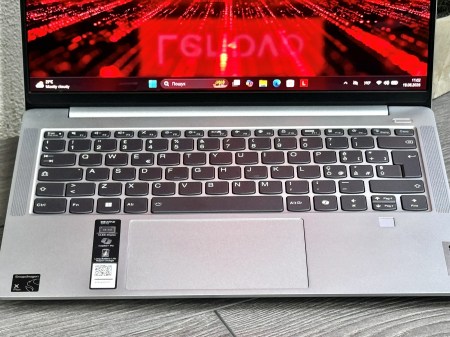Lenovo Slim 5 14Q8X9 27